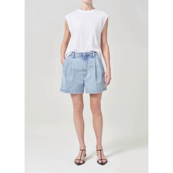 Agolde Pants - NWT AGOLDE Becker Shorts in Rotate Size 29.